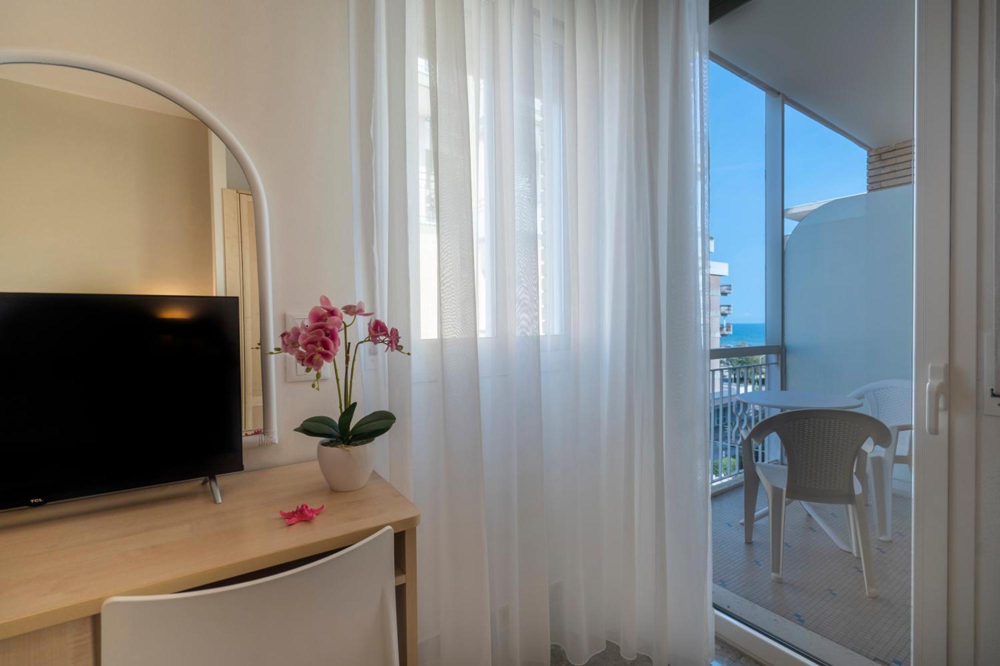 Hotel Constellation Rimini Ngoại thất bức ảnh